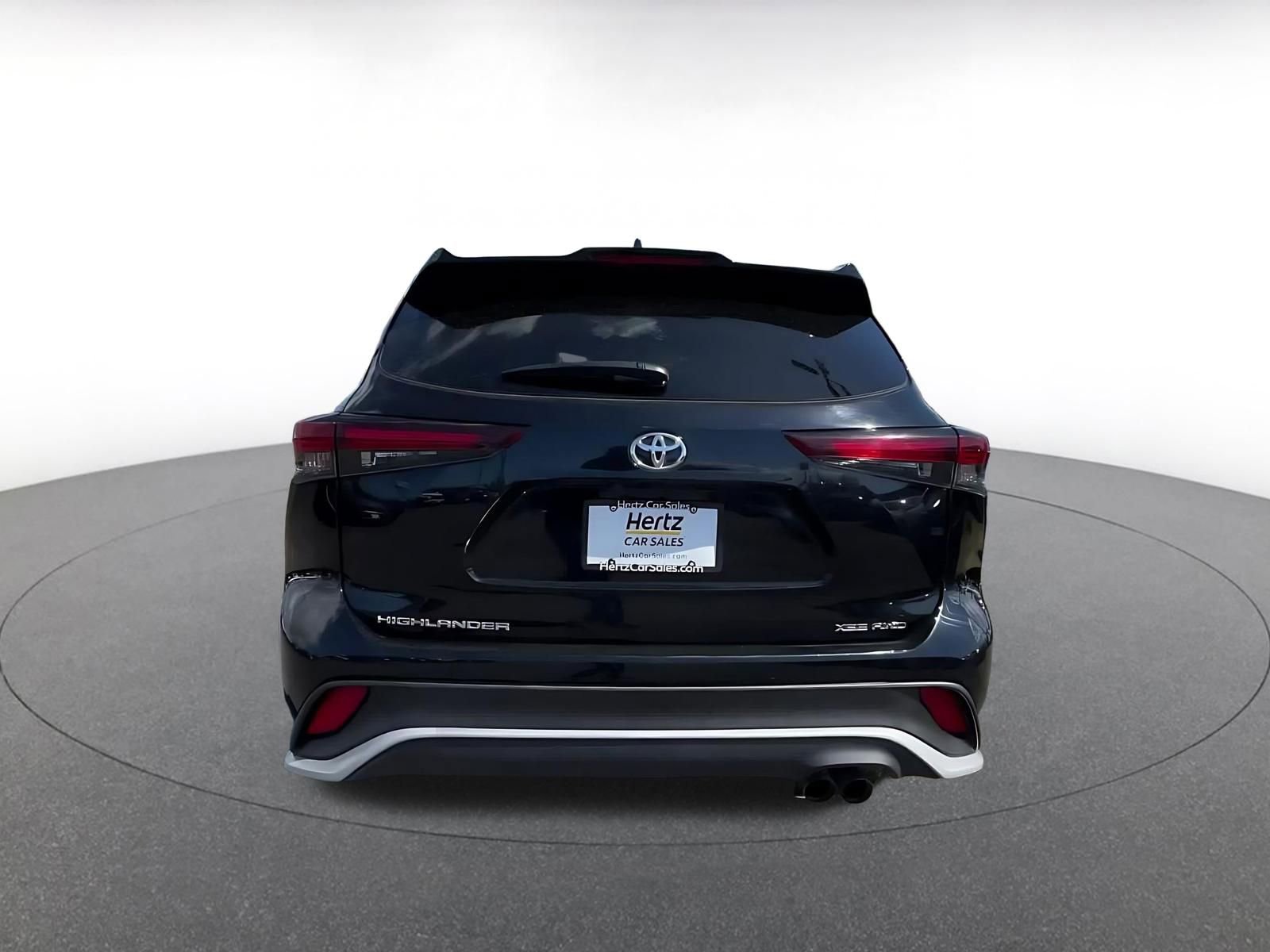 Used 2025 Toyota Highlander XSE image 12