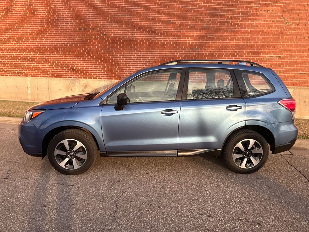 Used 2017 Subaru Forester 2.5i w/ Alloy Wheel Package AWD/4WD image 2
