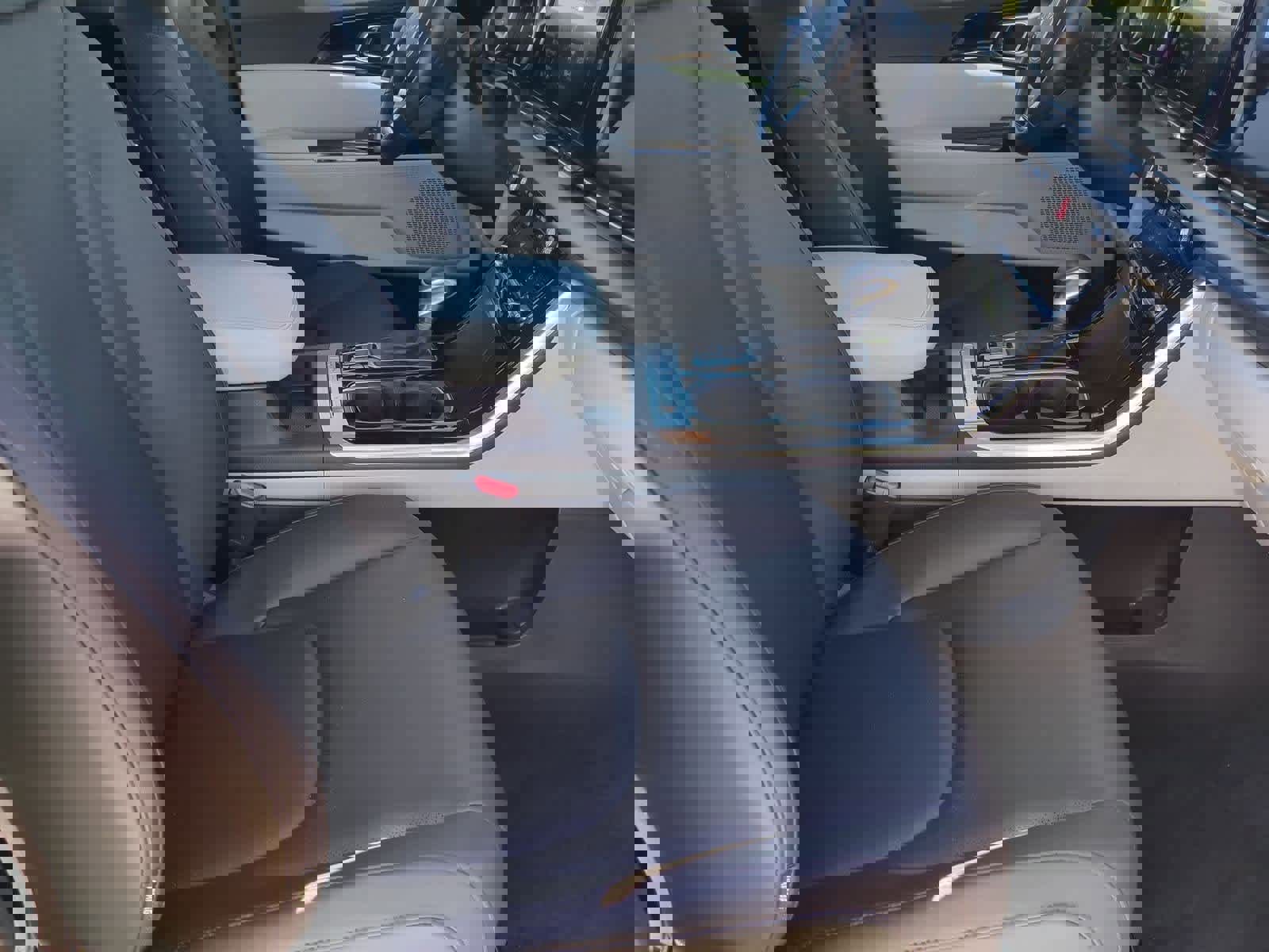 Certified 2023 Kia Carnival EX image 20