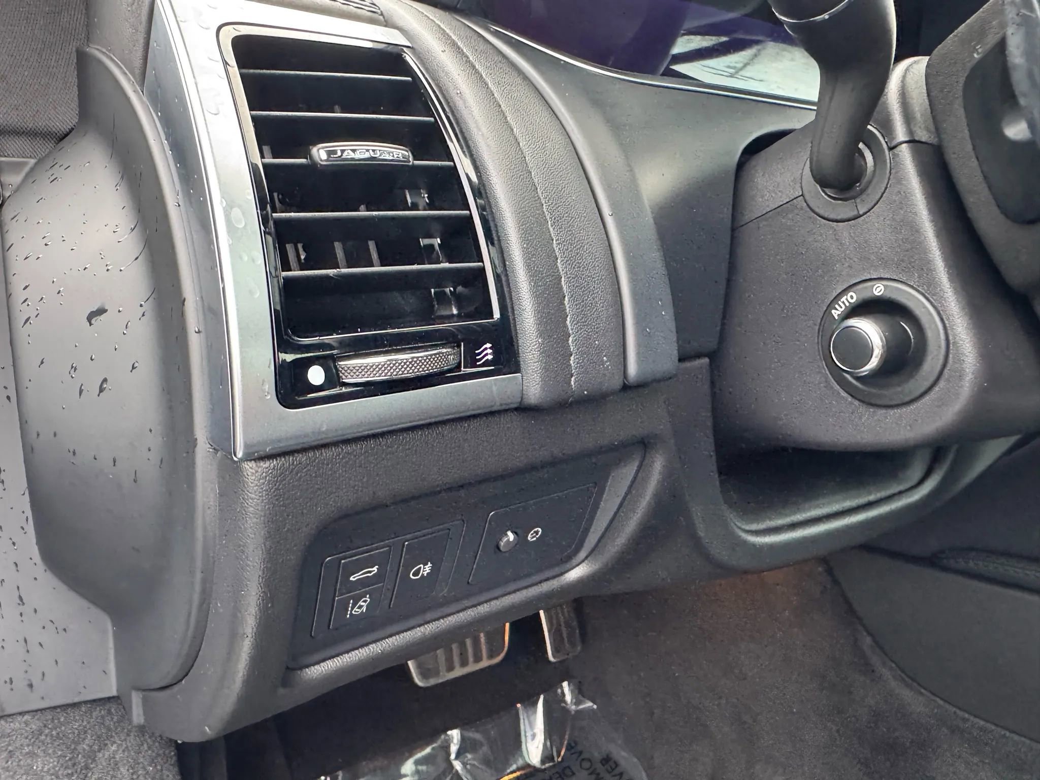 Used 2023 Jaguar F-TYPE Coupe image 26