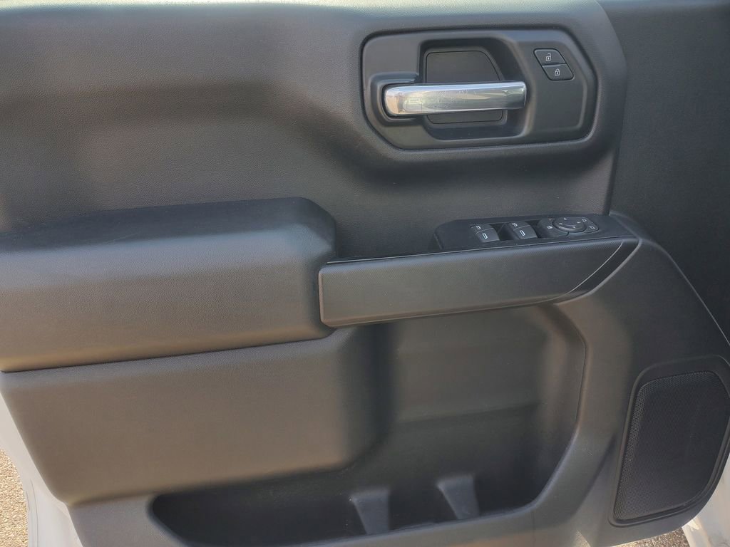Used 2019 Chevrolet Silverado 1500 Custom w/ Custom Value Package image 11