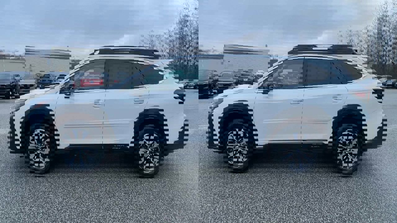 Used 2025 Subaru Outback Limited image 6