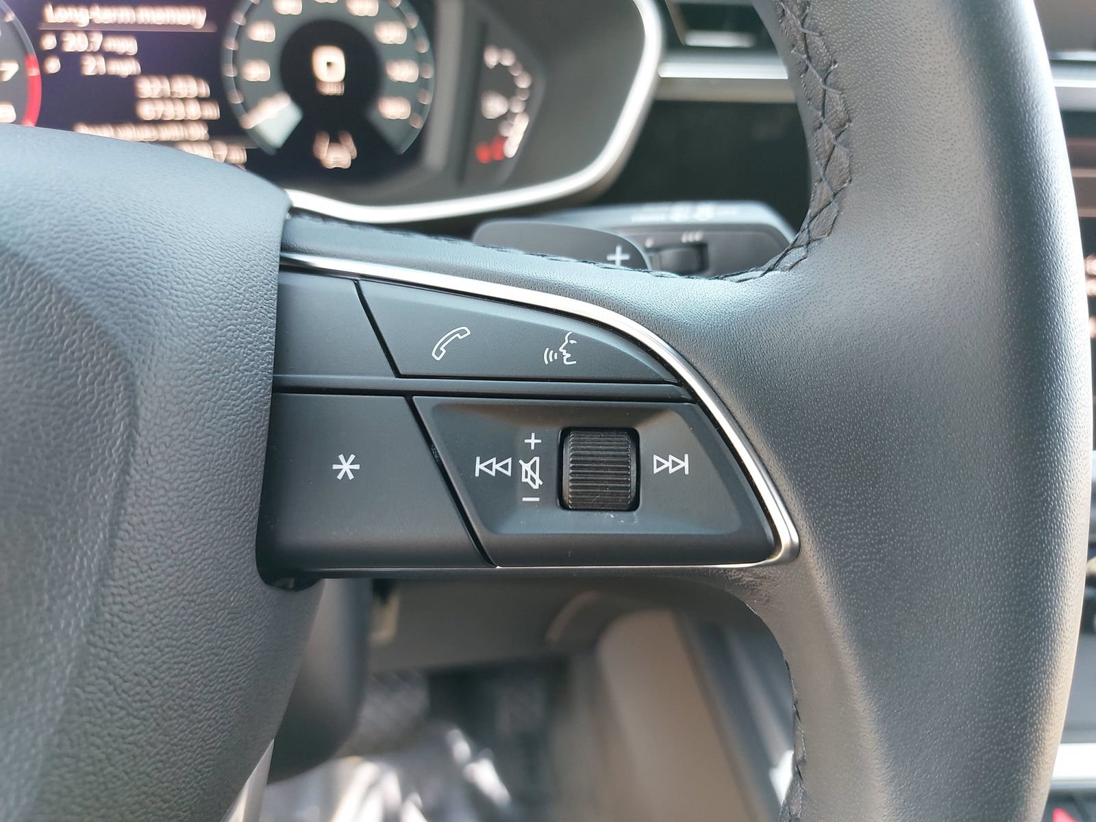 Certified 2025 Audi Q3 2.0T Premium w/ Convenience Package AWD/4WD image 18