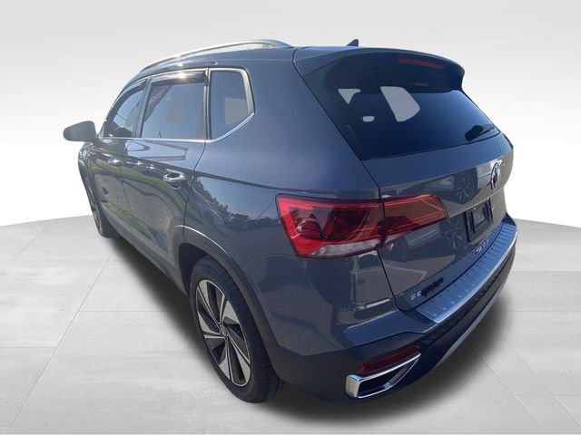 Used 2024 Volkswagen Taos SE w/ Panoramic Sunroof Package AWD/4WD image 7