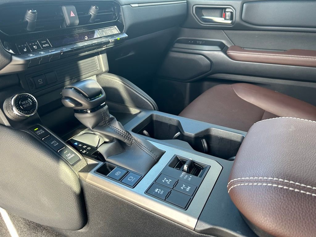 Used 2025 Toyota Land Cruiser image 26