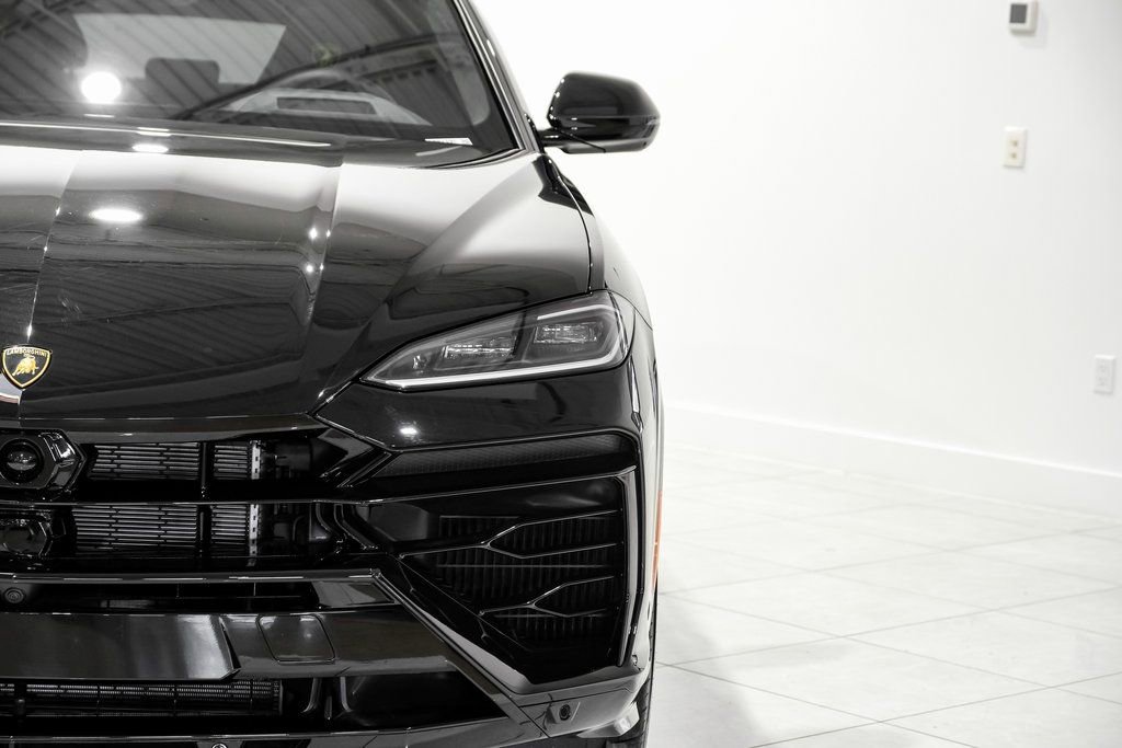 Used 2025 Lamborghini Urus SE image 48