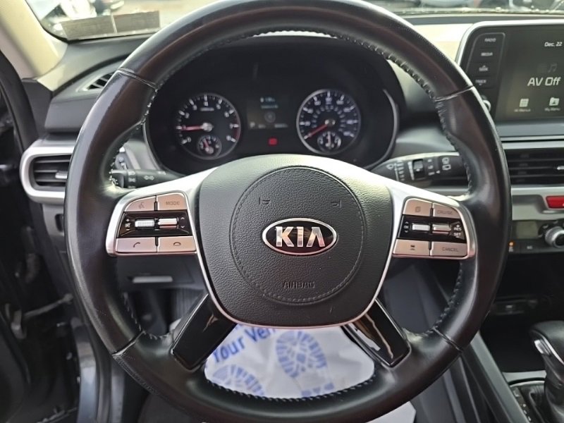 Used 2021 Kia Telluride LX image 10