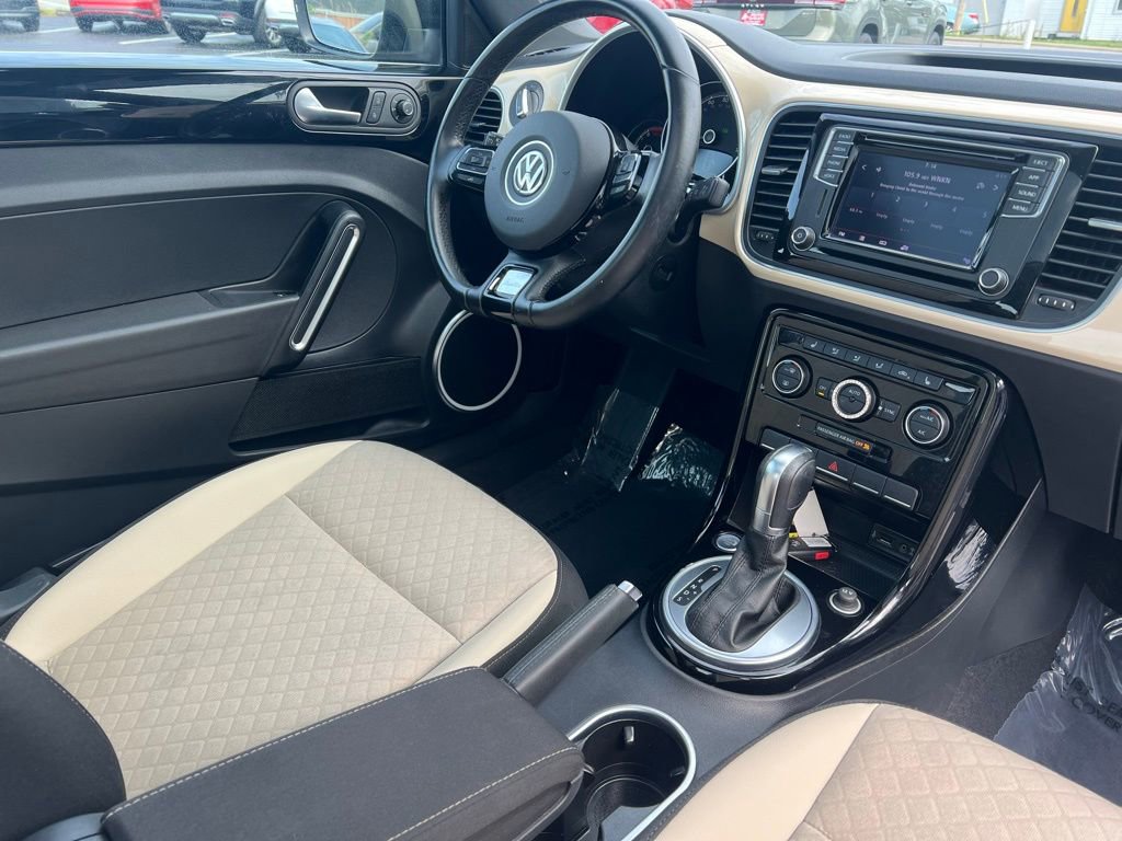 Used 2019 Volkswagen Beetle 2.0T SE image 22