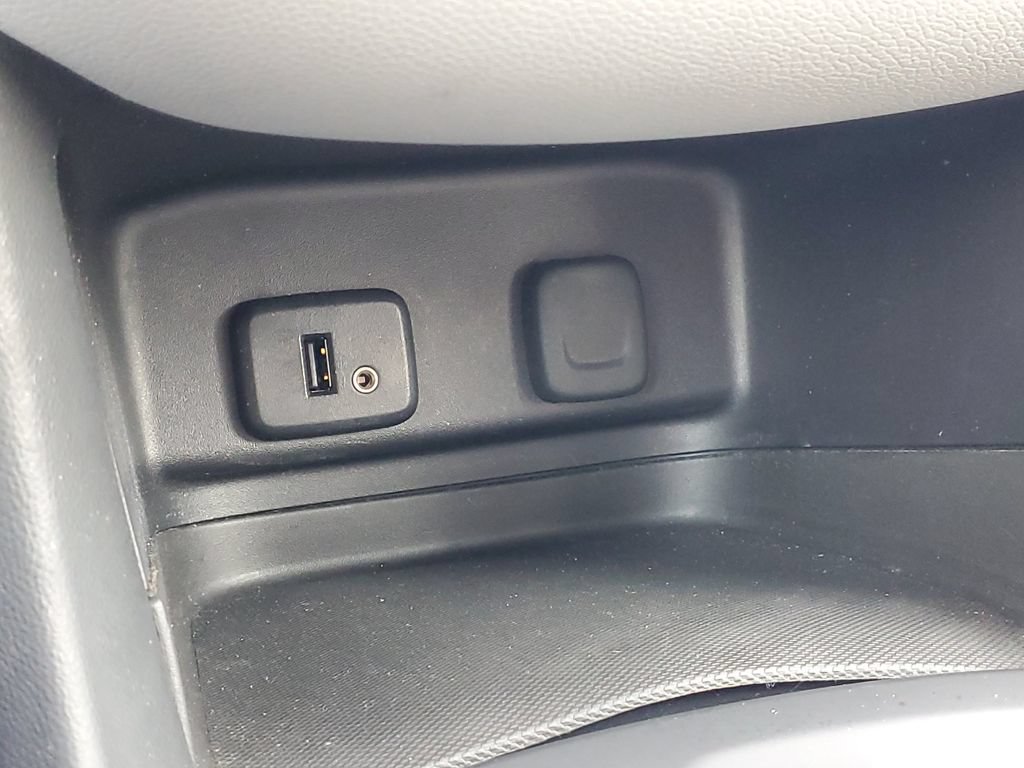 Used 2018 Chevrolet Equinox LT AWD/4WD image 17