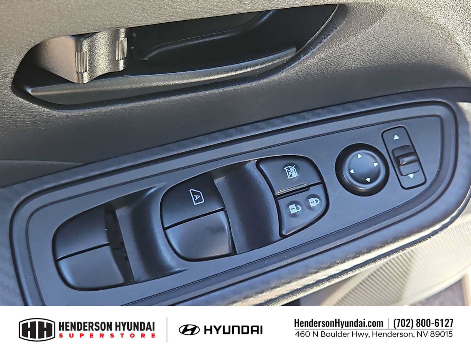 Used 2025 Nissan Versa S w/ Trunk Package FWD image 17