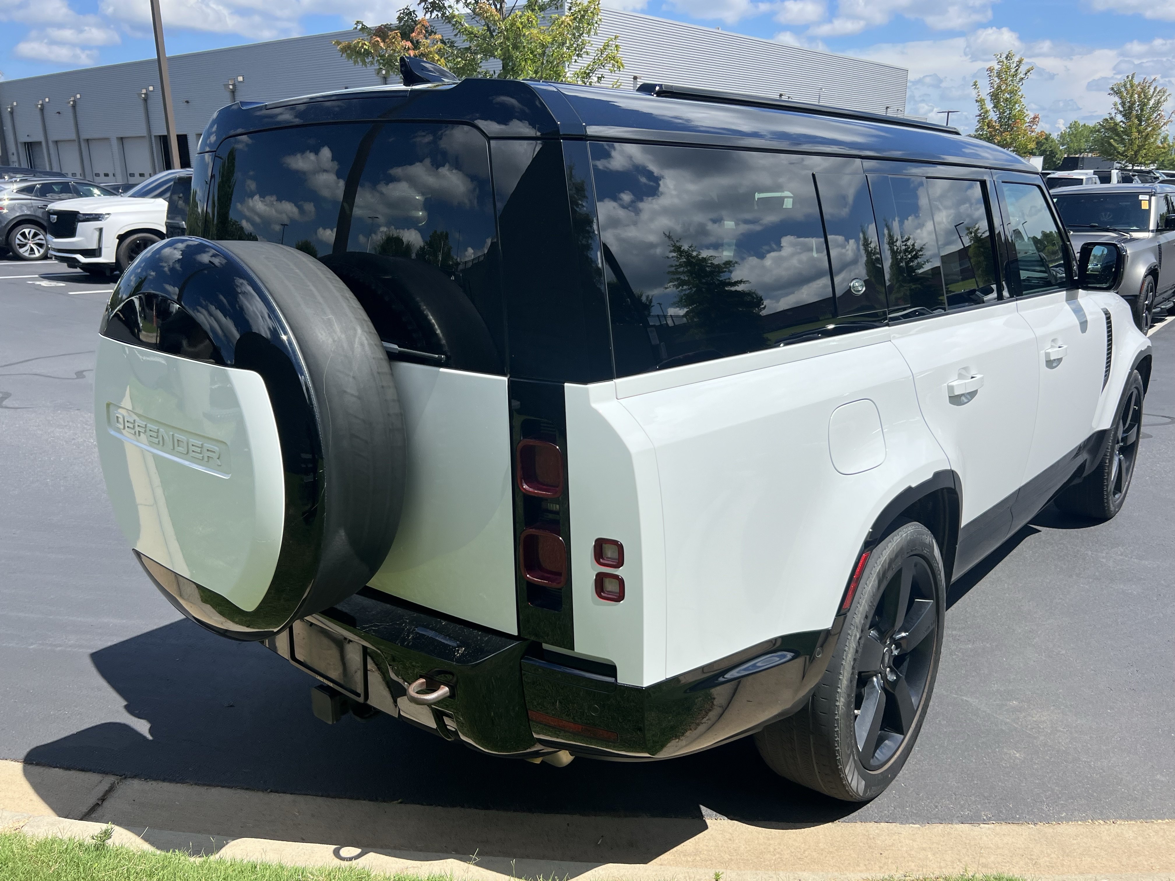 Certified 2024 Land Rover Defender 130 X-Dynamic SE AWD/4WD image 7