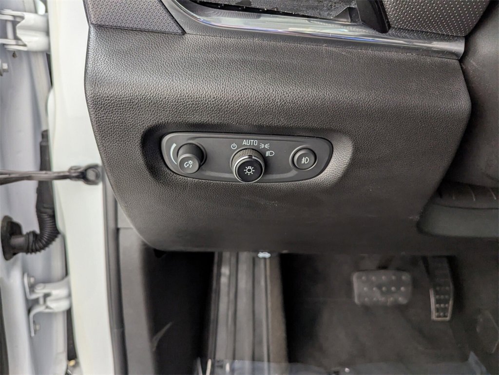 Used 2020 Chevrolet Traverse Premier w/ Redline Edition image 27