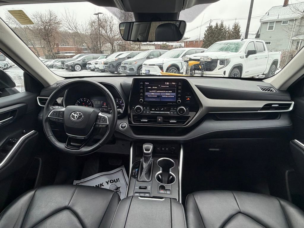 Used 2020 Toyota Highlander XLE image 22