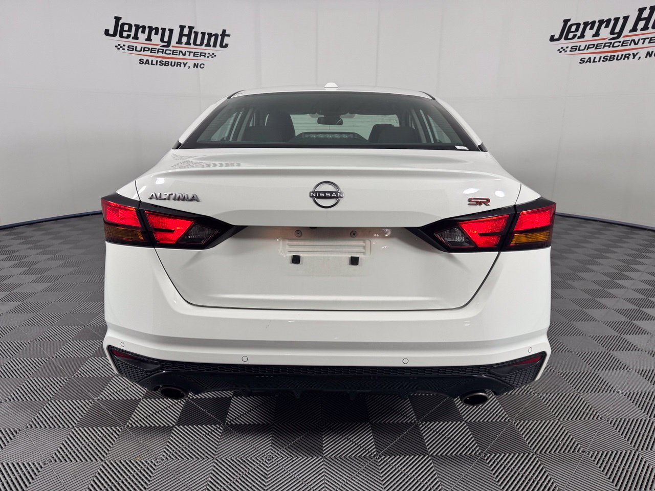 Used 2025 Nissan Altima 2.5 SR FWD image 8