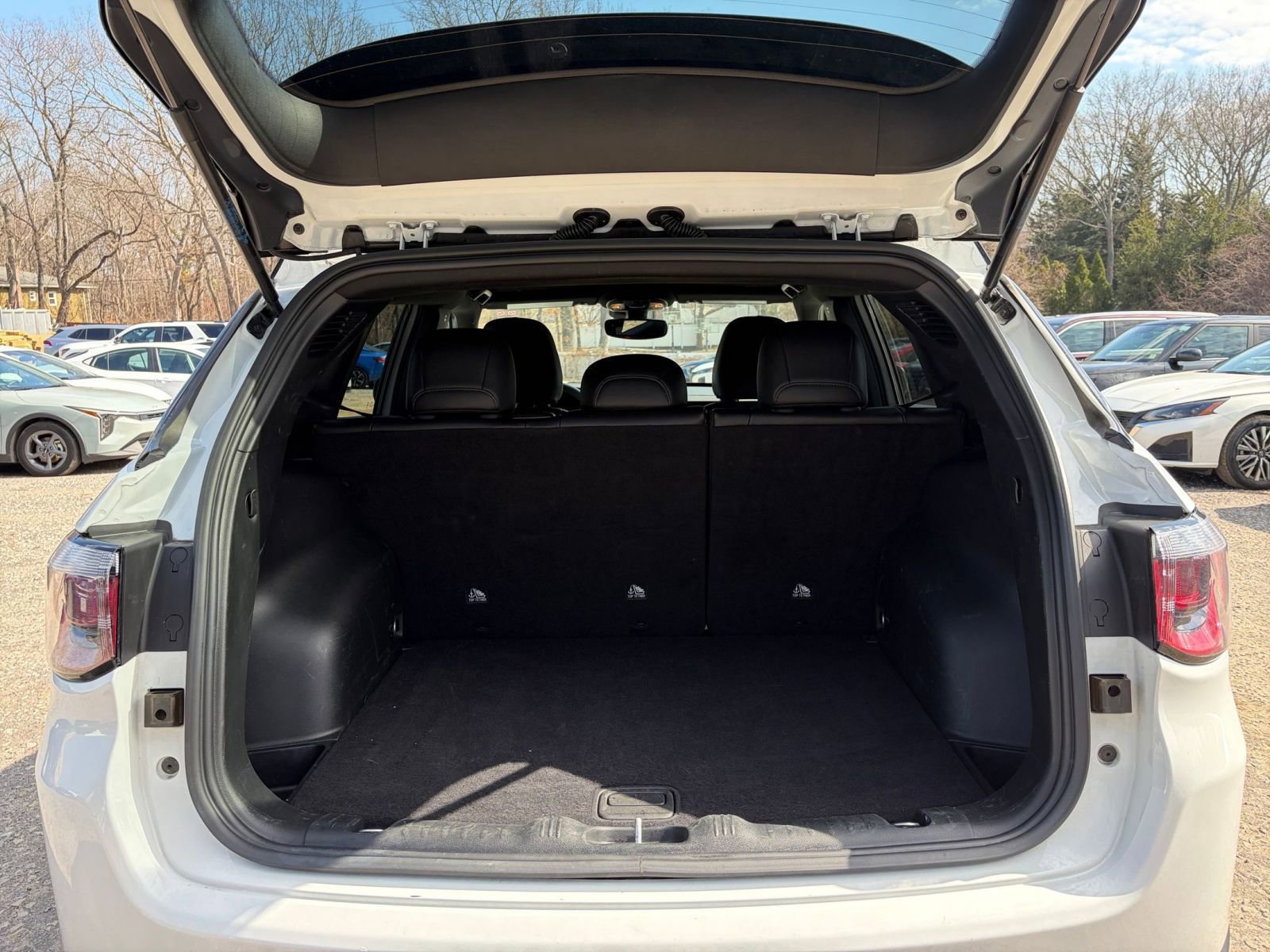 Used 2025 Jeep Compass Trailhawk image 30