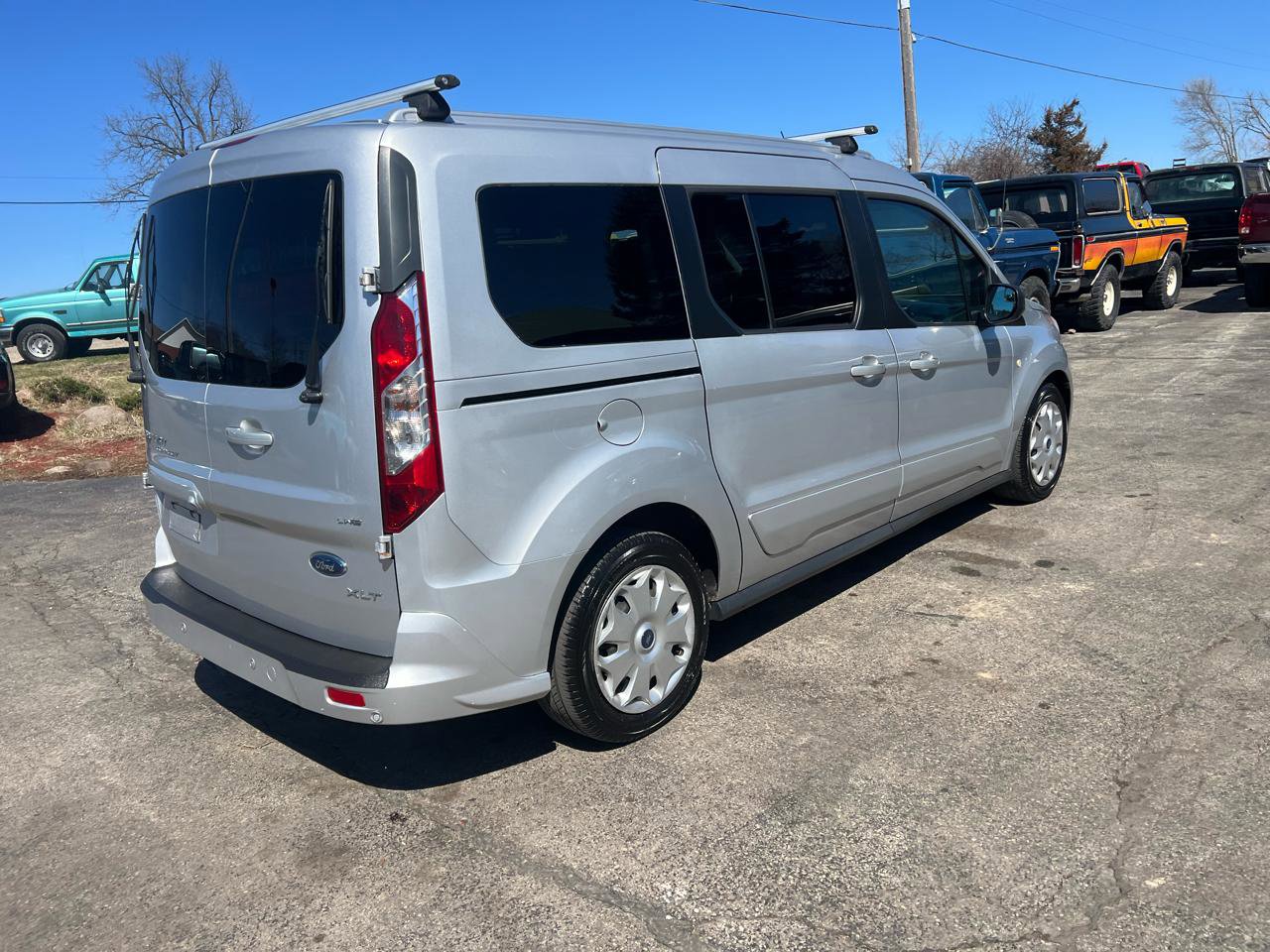 Used 2017 Ford Transit Connect XLT image 4
