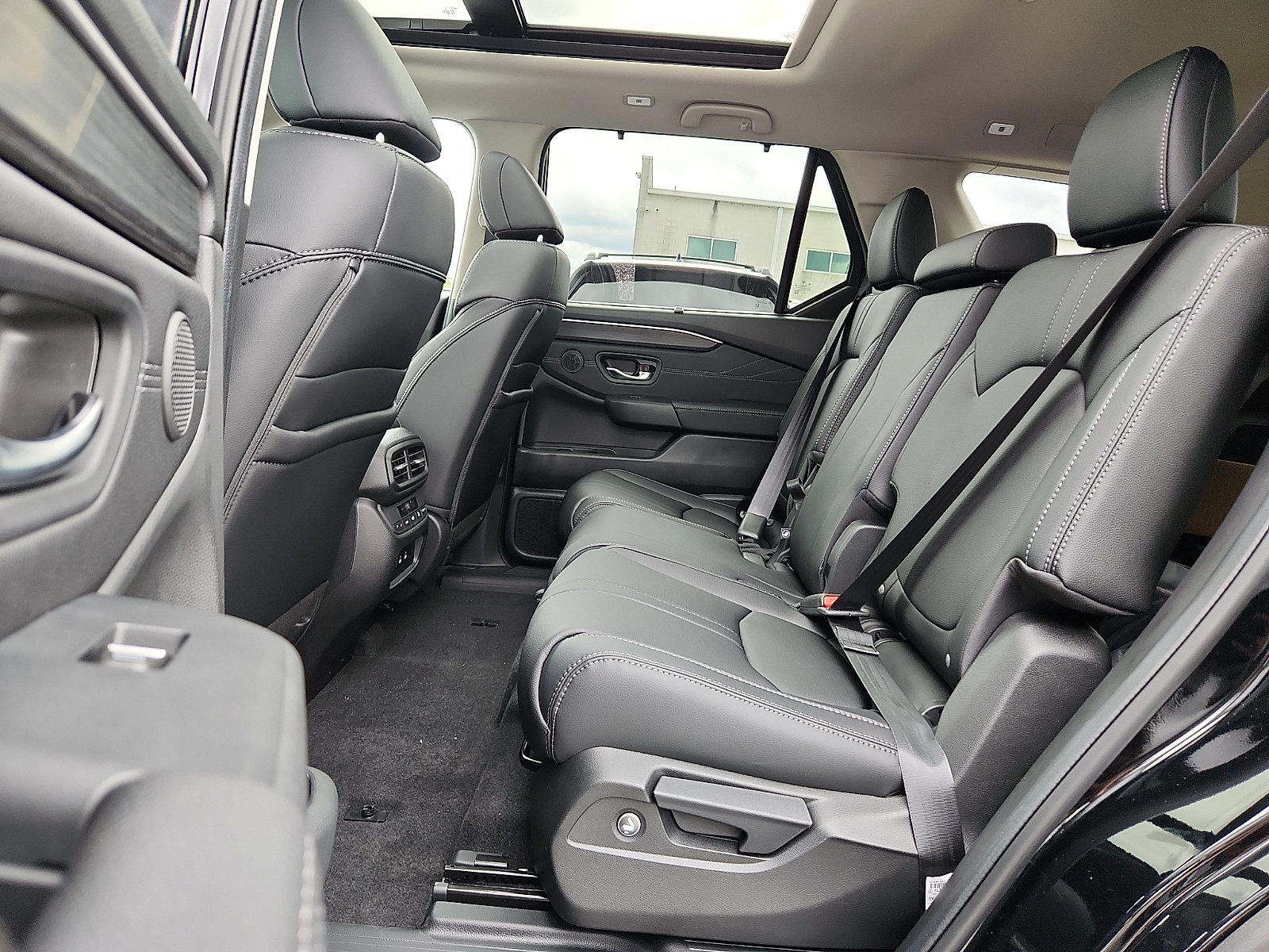 New 2026 Honda Pilot Touring image 6