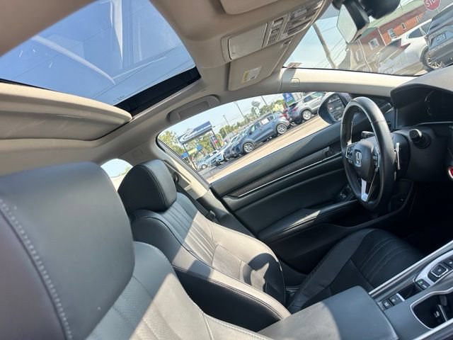 Used 2018 Honda Accord Touring image 25