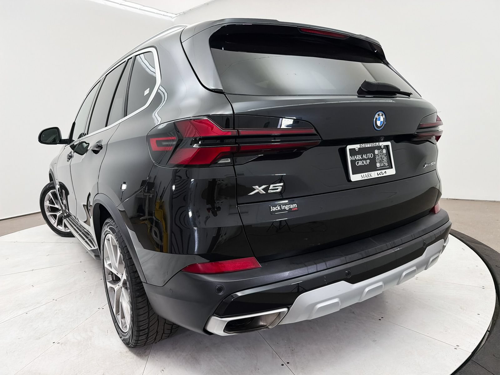Used 2024 BMW X5 xDrive50e AWD/4WD image 10