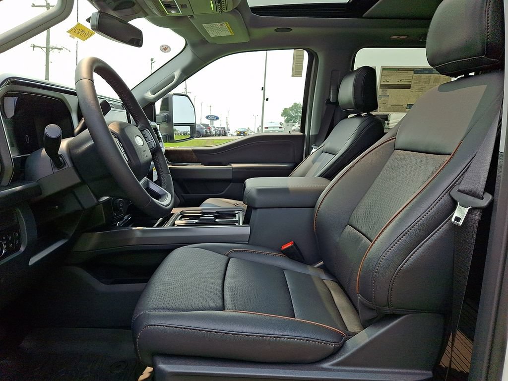 New 2026 Ford F250 Lariat w/ Black Appearance Package AWD/4WD image 9