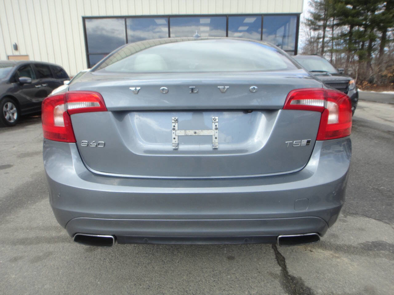 Used 2018 Volvo S60 T5 Inscription image 5