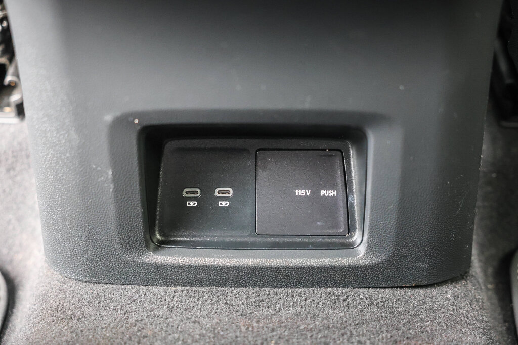 Used 2024 Volkswagen Atlas Cross Sport SE FWD image 6