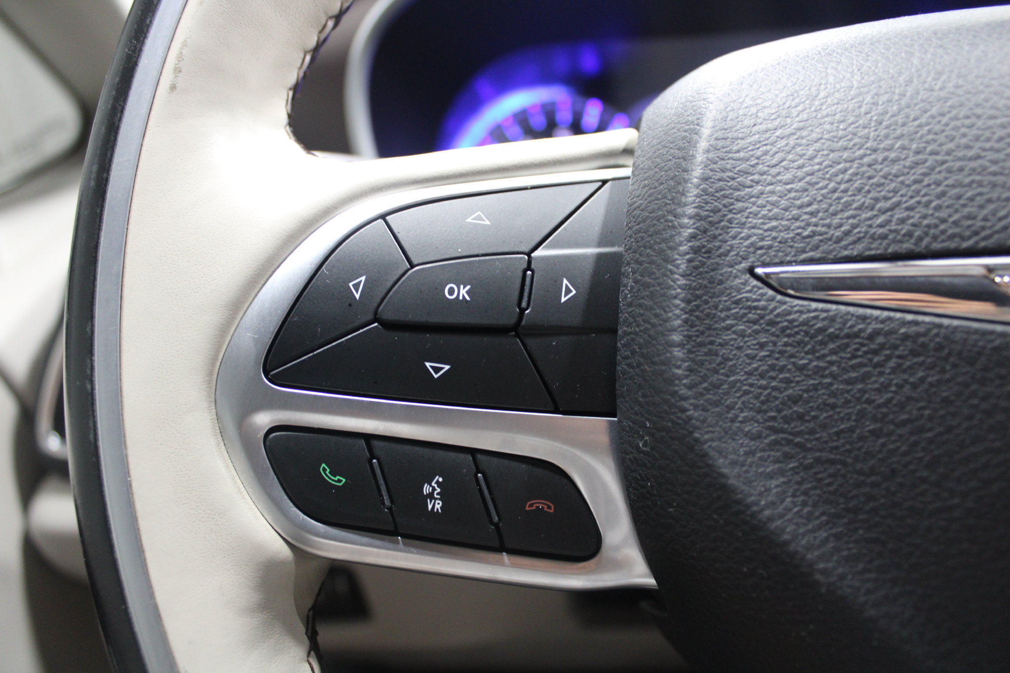 Used 2019 Chrysler Pacifica Limited FWD image 32