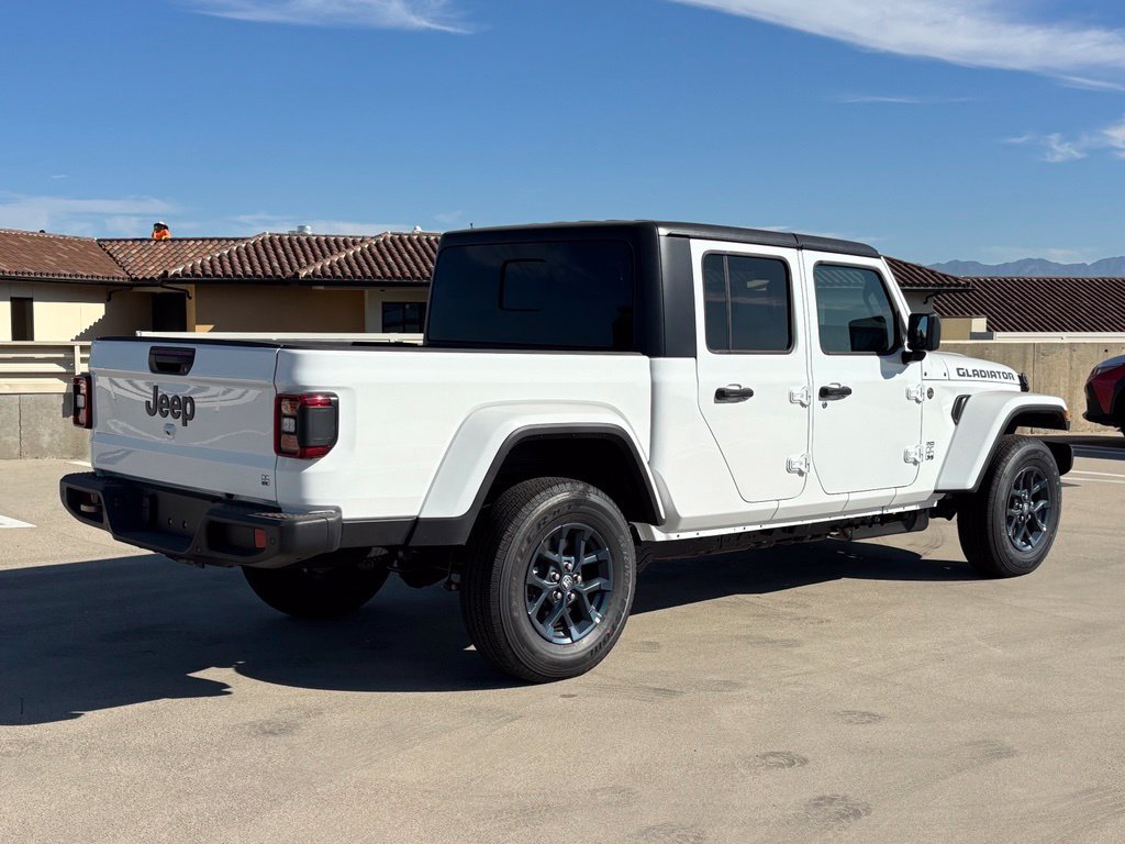 New 2026 Jeep Gladiator Sport AWD/4WD image 3