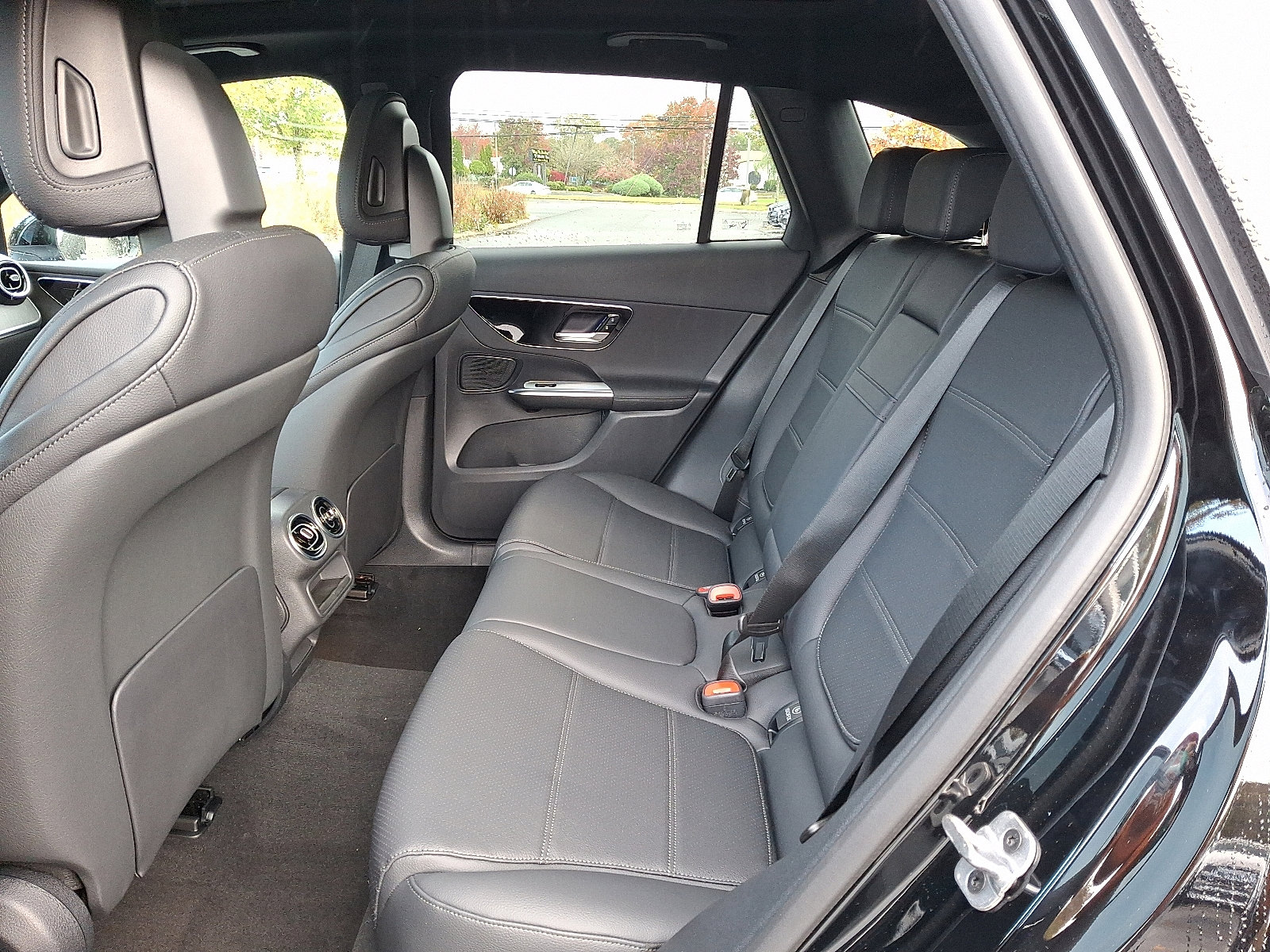 Used 2026 Mercedes-Benz GLC 300 4MATIC image 6