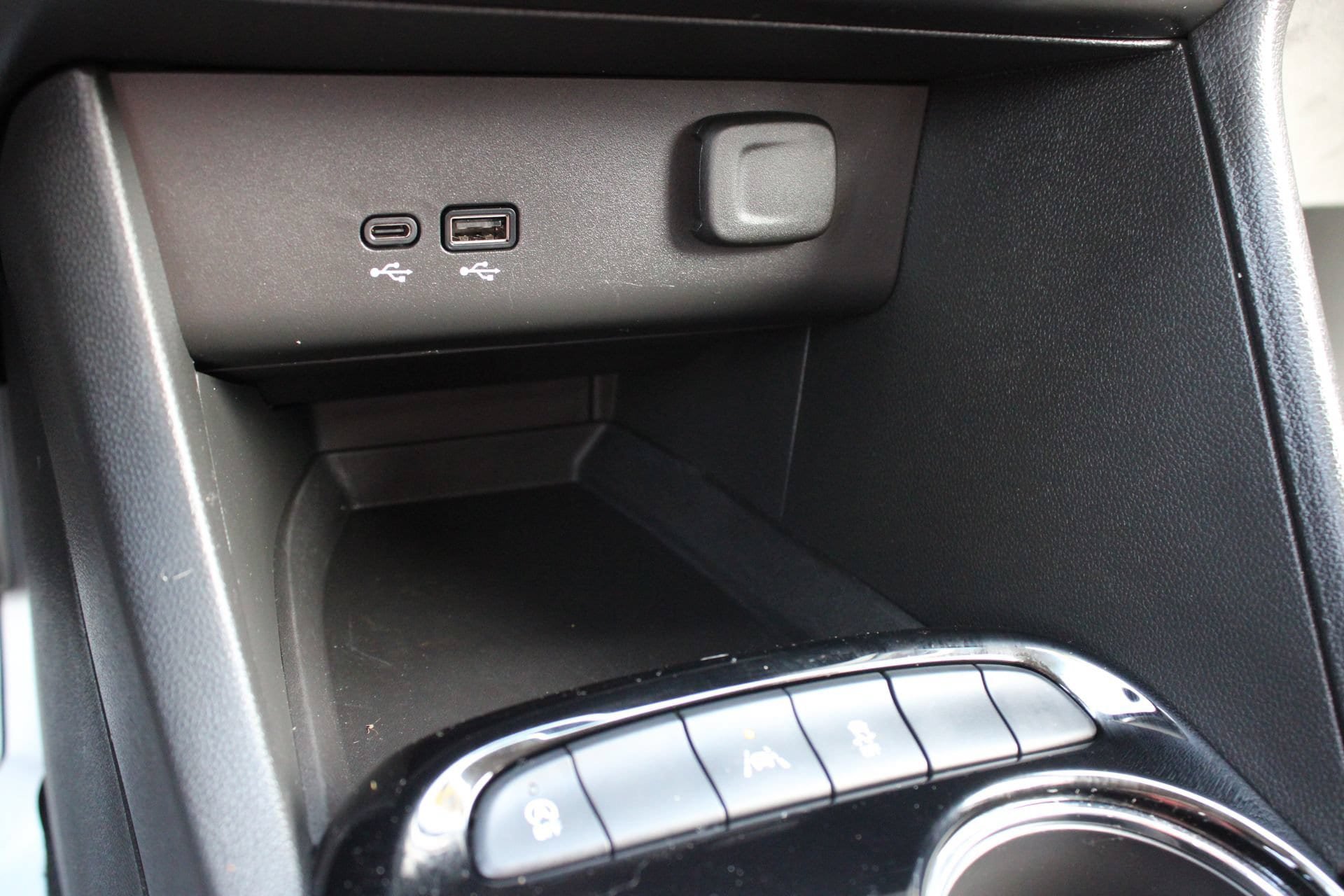 Used 2025 Buick Encore GX Preferred AWD/4WD image 38