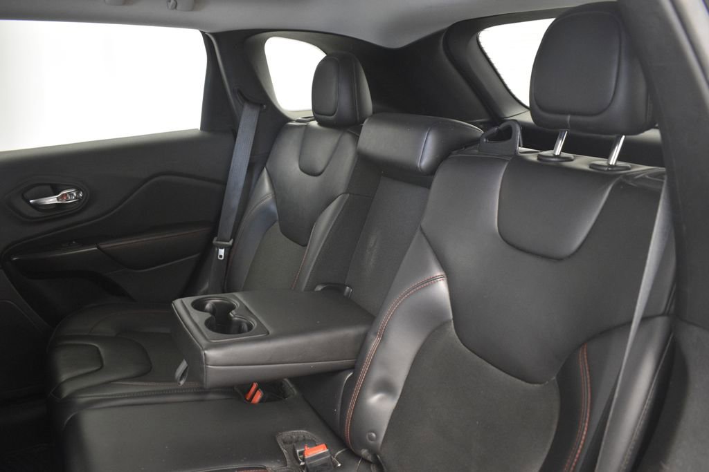 Used 2019 Jeep Cherokee Trailhawk w/ Cold Weather Group image 26