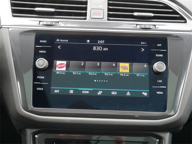 Certified 2024 Volkswagen Tiguan SE R-Line image 28