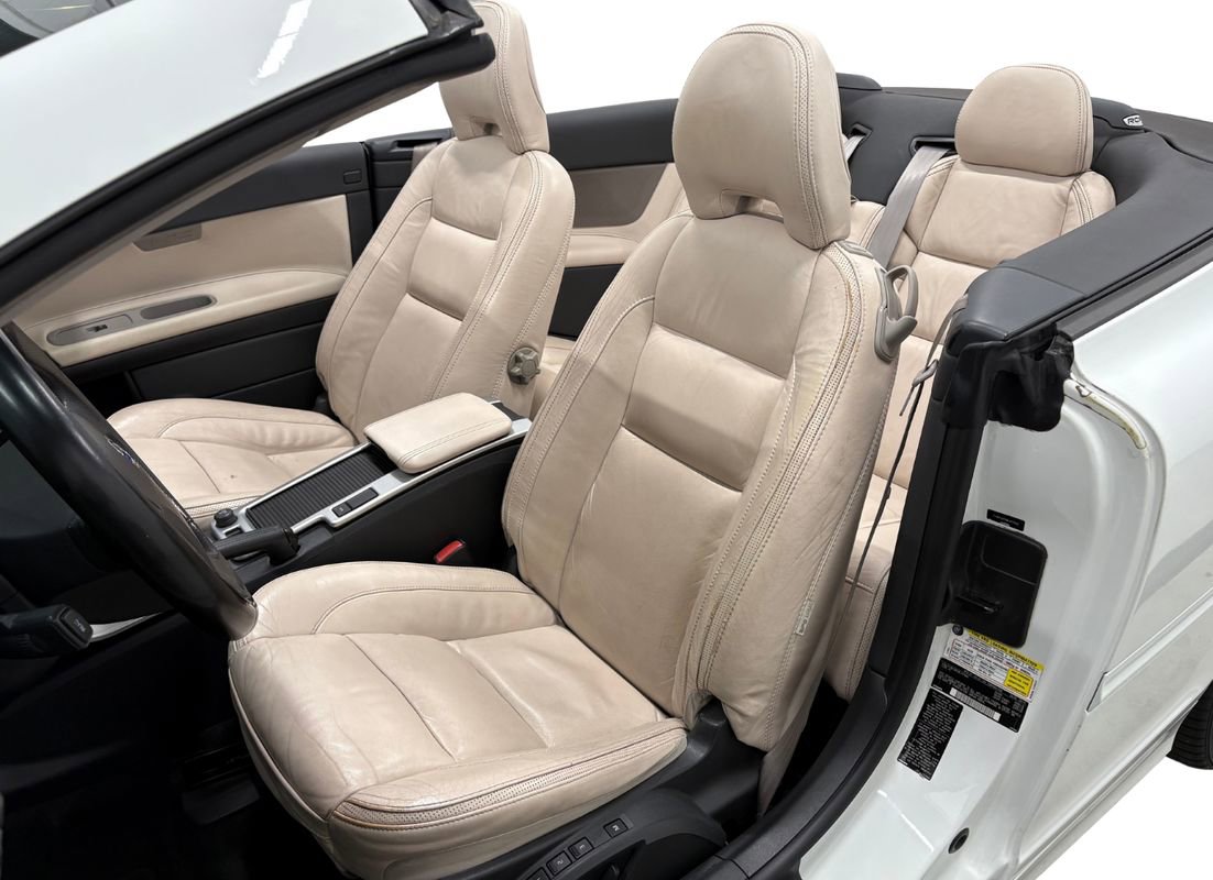 Used 2011 Volvo C70 T5 w/ Multimedia Pkg image 11