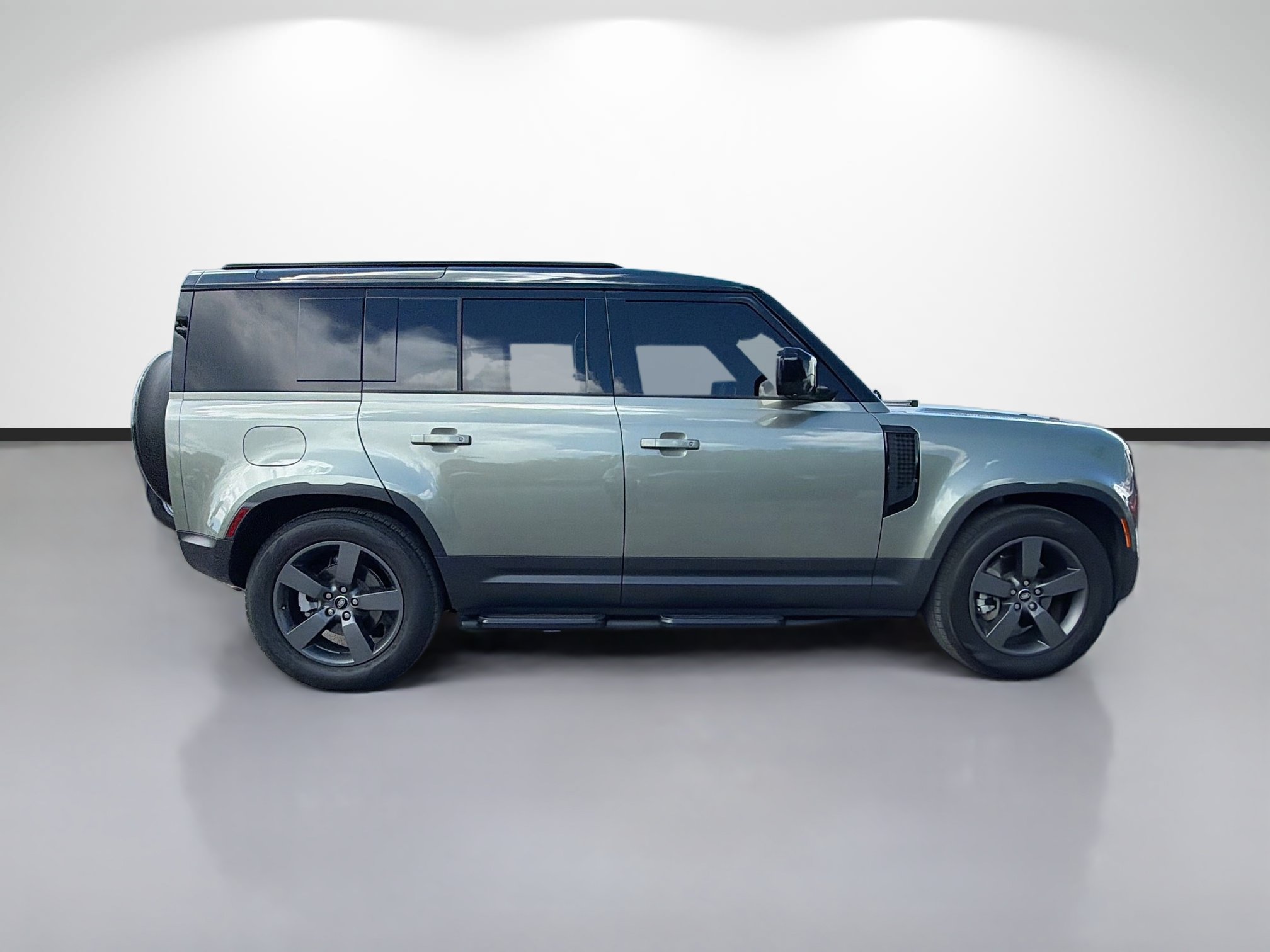 Used 2025 Land Rover Defender 110 S AWD/4WD image 6