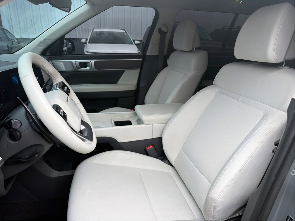 Certified 2024 Hyundai Santa Fe SE image 9