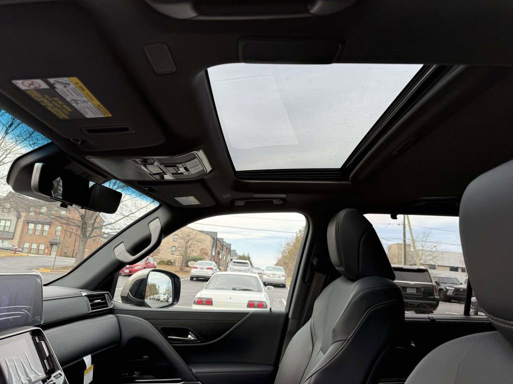 Used 2025 Lexus LX 600 4WD w/ Accessory Package (Z1) image 20