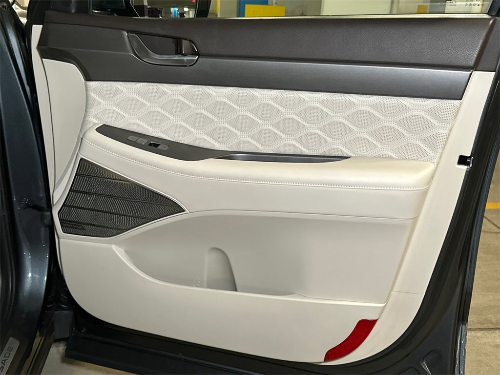 Used 2020 Hyundai Palisade Limited w/ Winter Weather Package image 15