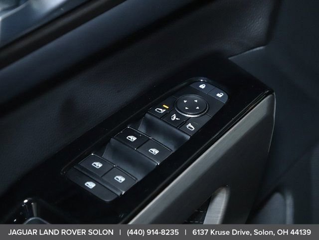 Used 2024 Nissan Pathfinder Platinum image 33