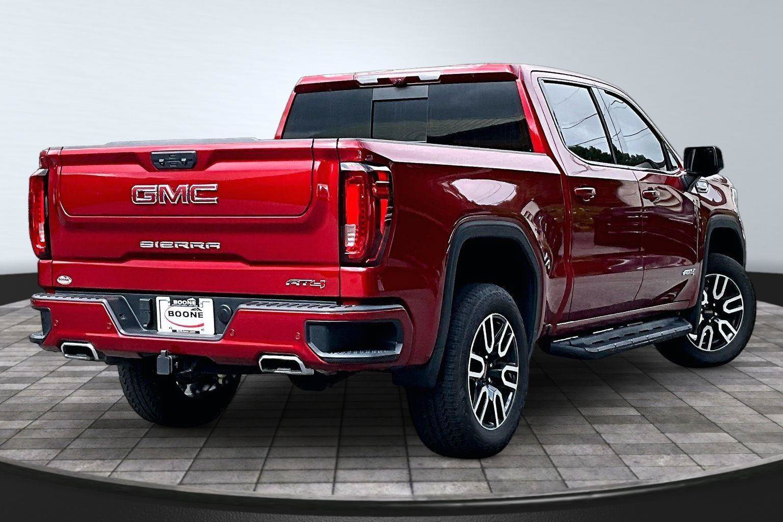 Used 2025 GMC Sierra 1500 AT4 w/ AT4 Premium Package AWD/4WD image 13
