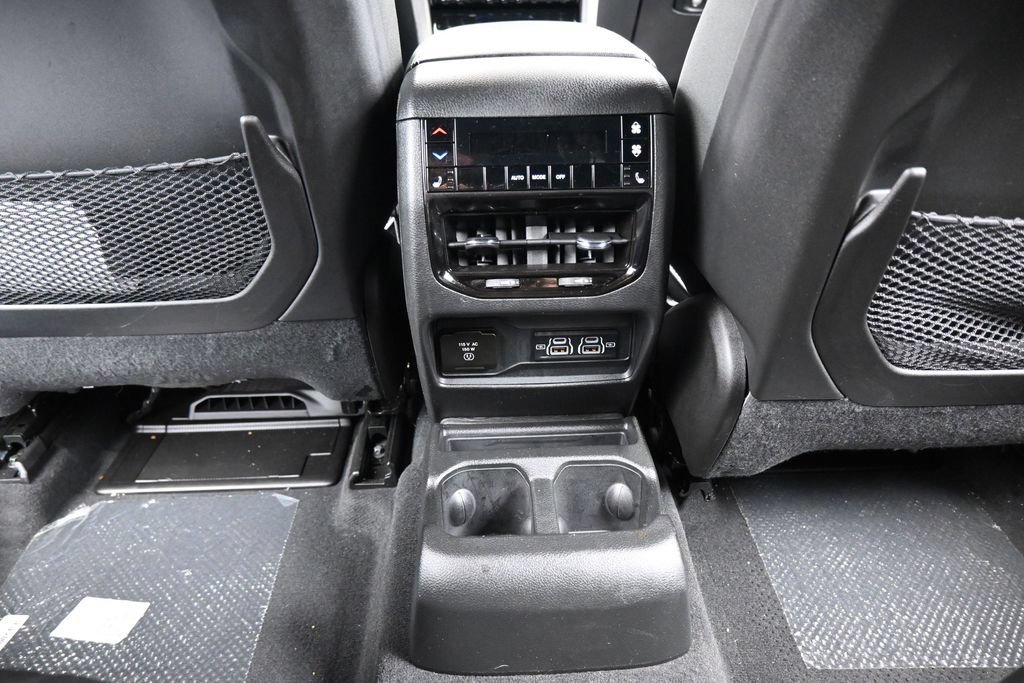 Used 2025 Jeep Grand Cherokee L Limited w/ Black Appearance Package AWD/4WD image 44