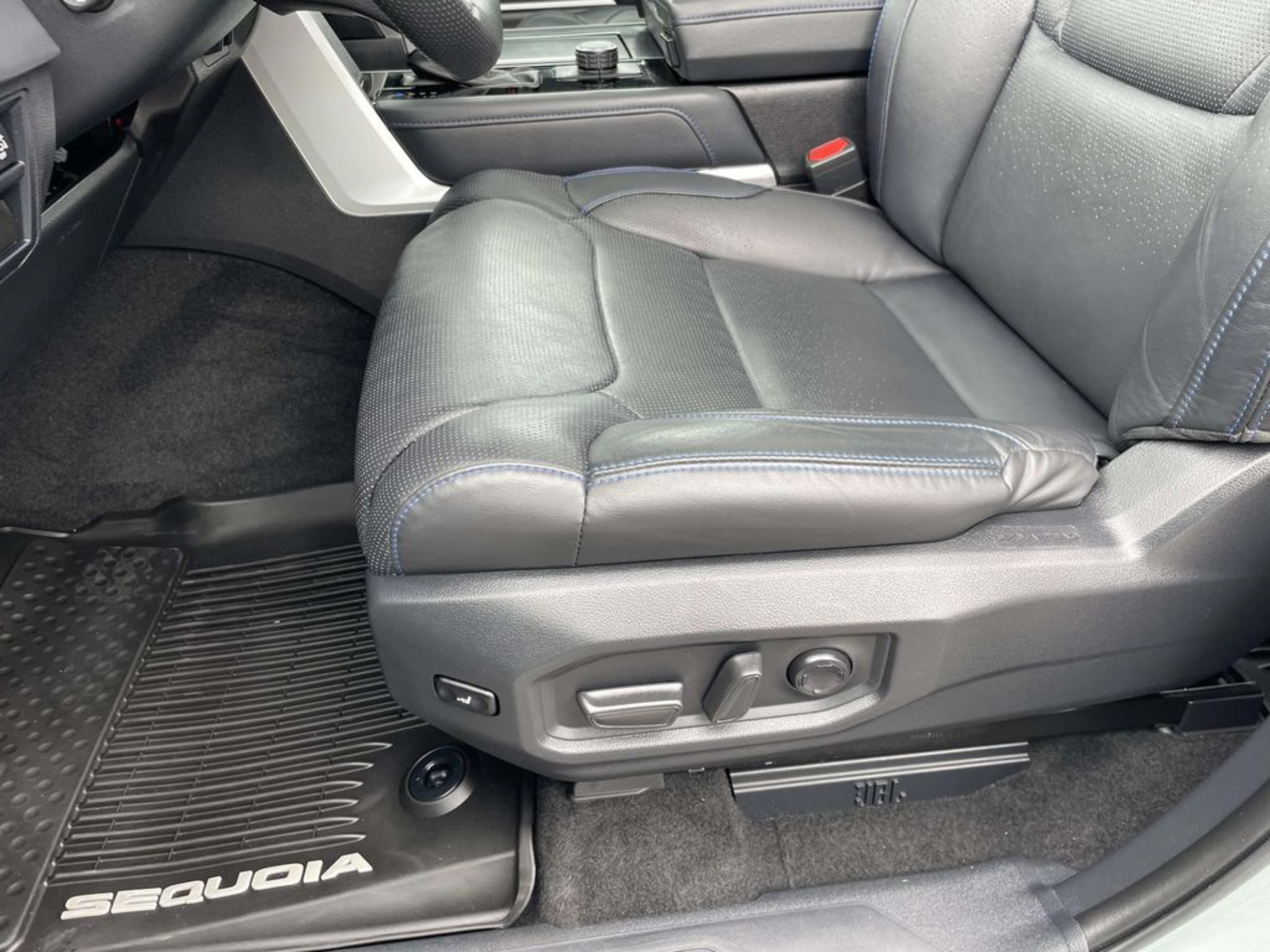 Used 2024 Toyota Sequoia Platinum RWD image 25