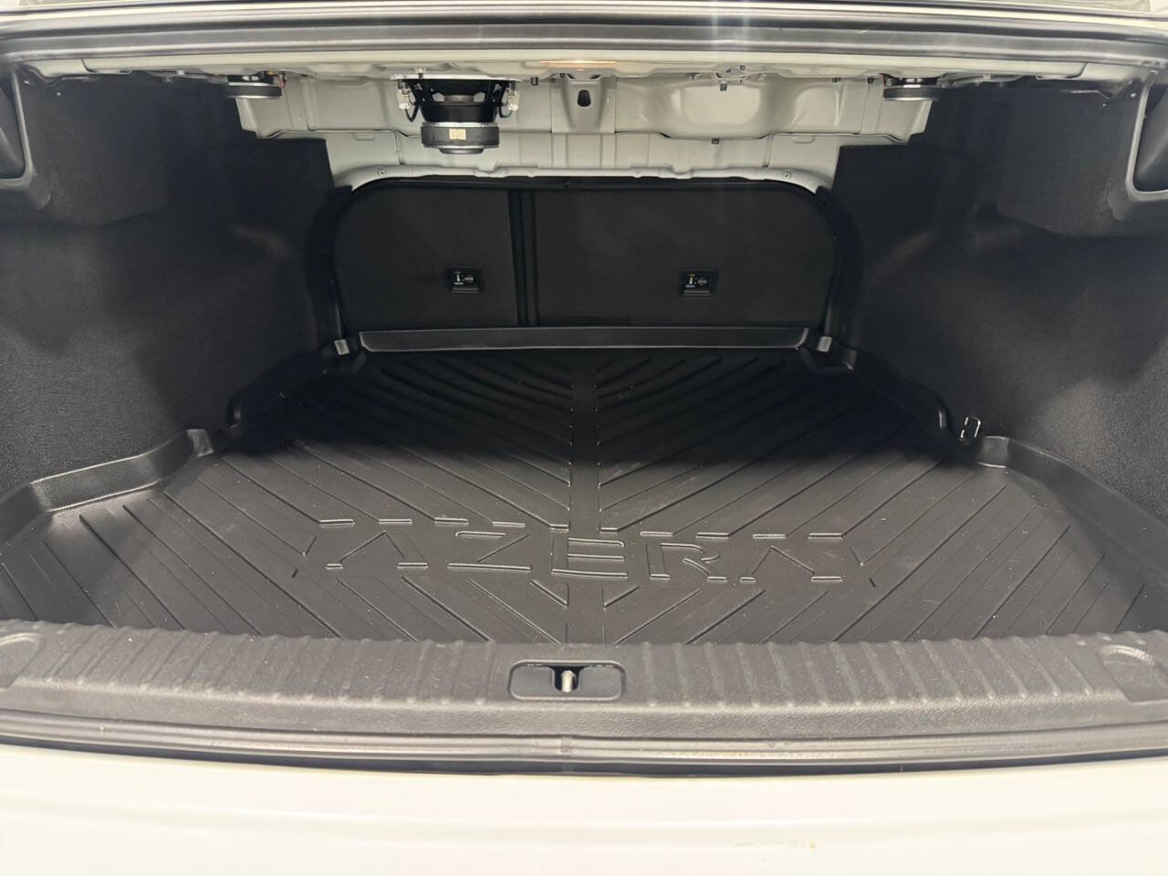 Used 2010 Hyundai Azera Limited w/ Navigation Pkg 3 image 15