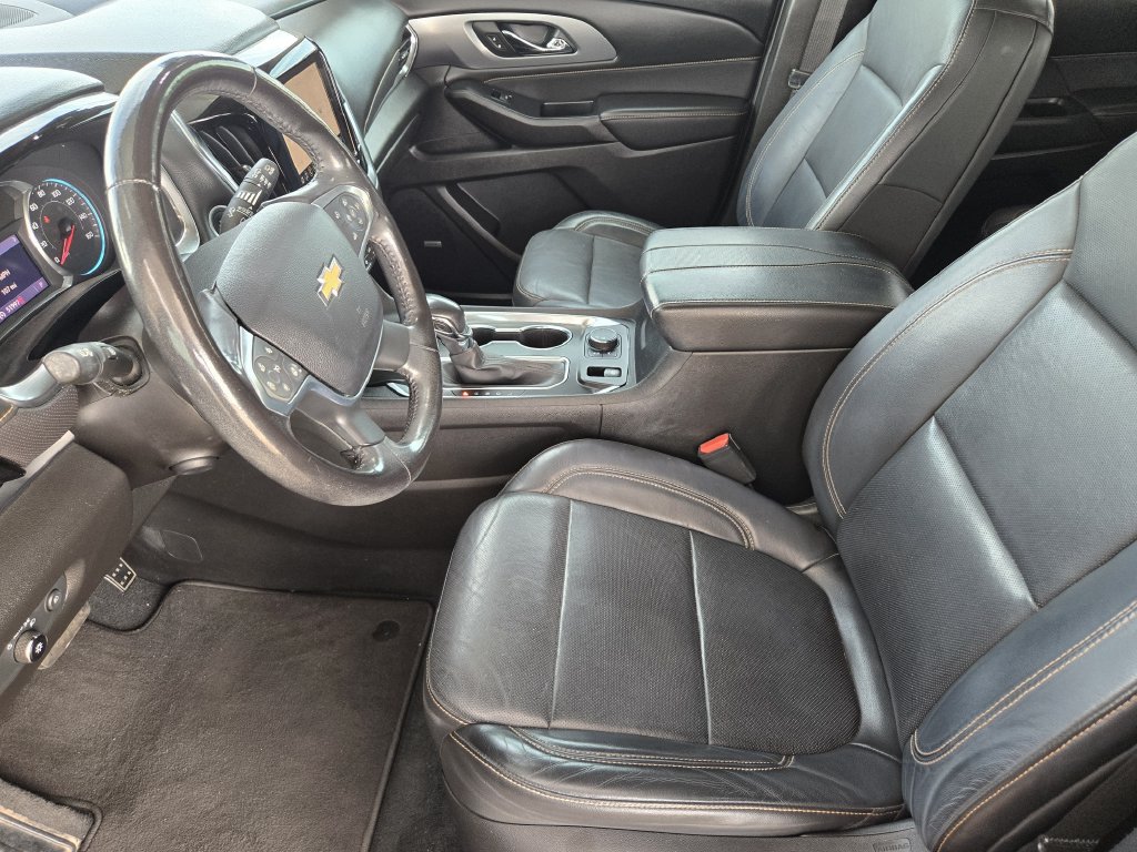 Used 2021 Chevrolet Traverse Premier w/ Redline Edition FWD image 13