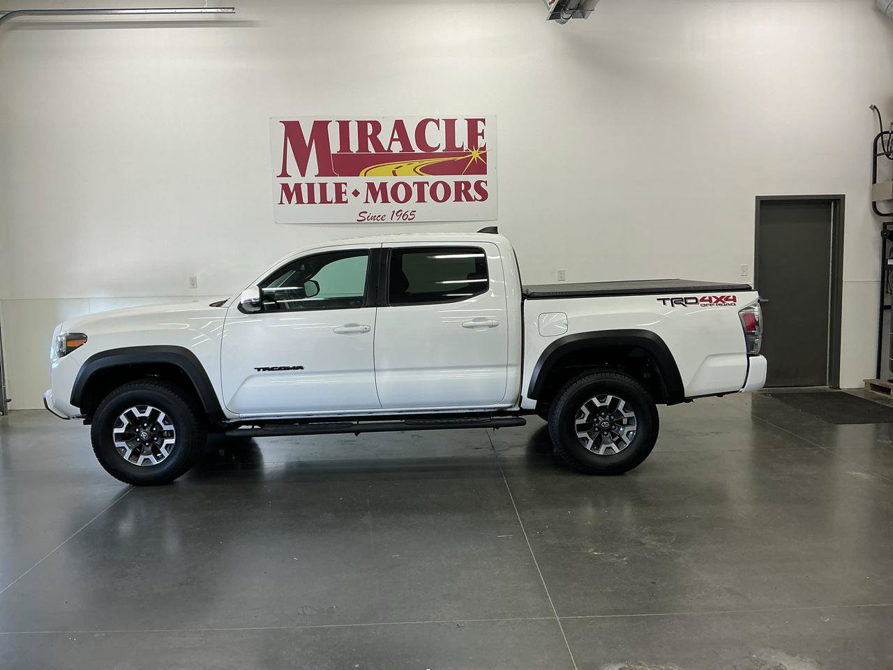 Used 2021 Toyota Tacoma TRD Off-Road AWD/4WD image 2