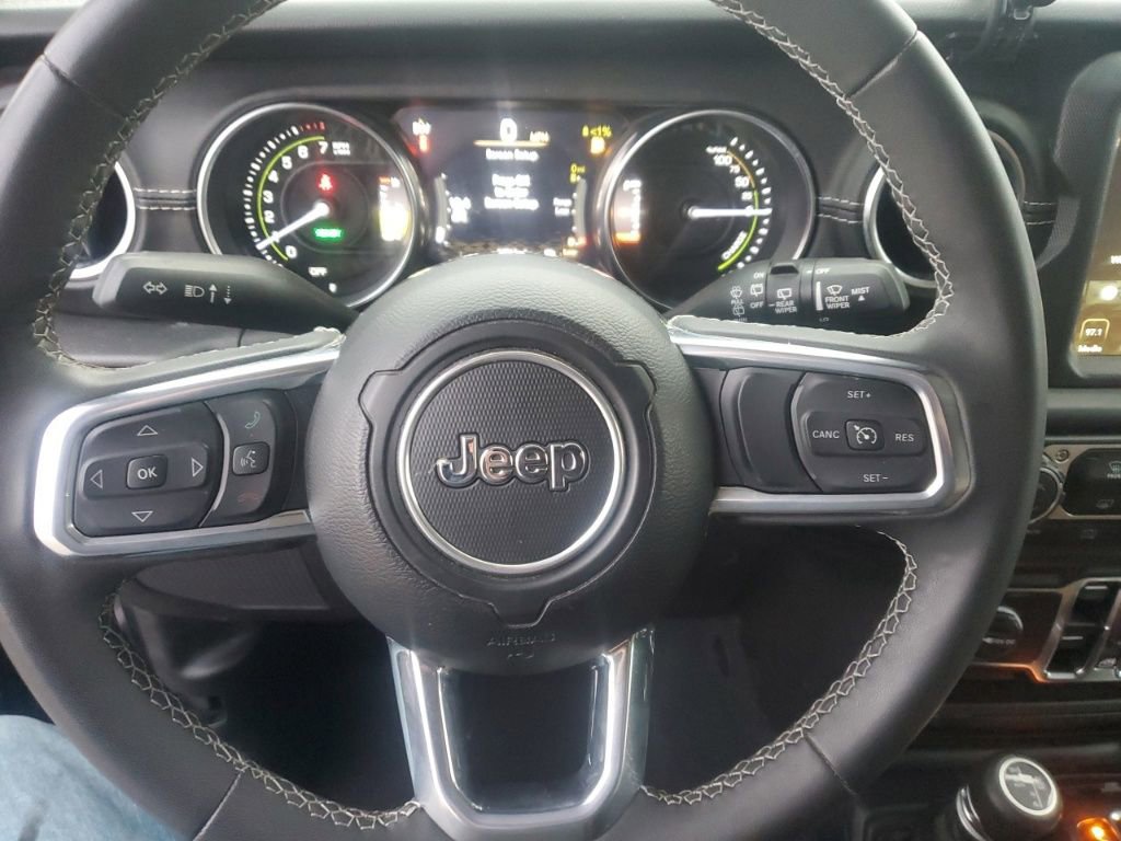 Used 2023 Jeep Wrangler Unlimited Sahara w/ Safety Group image 16