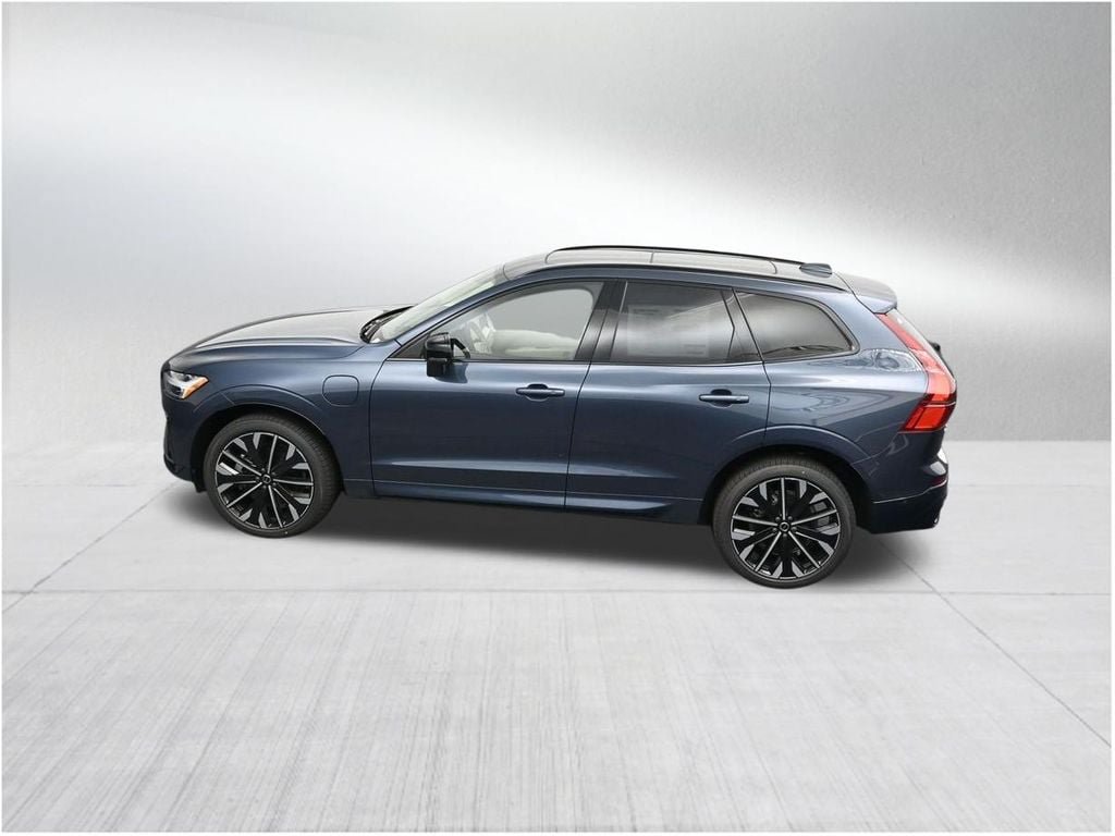 New 2026 Volvo XC60 T8 Ultra w/ Protection Package Premier AWD/4WD image 14
