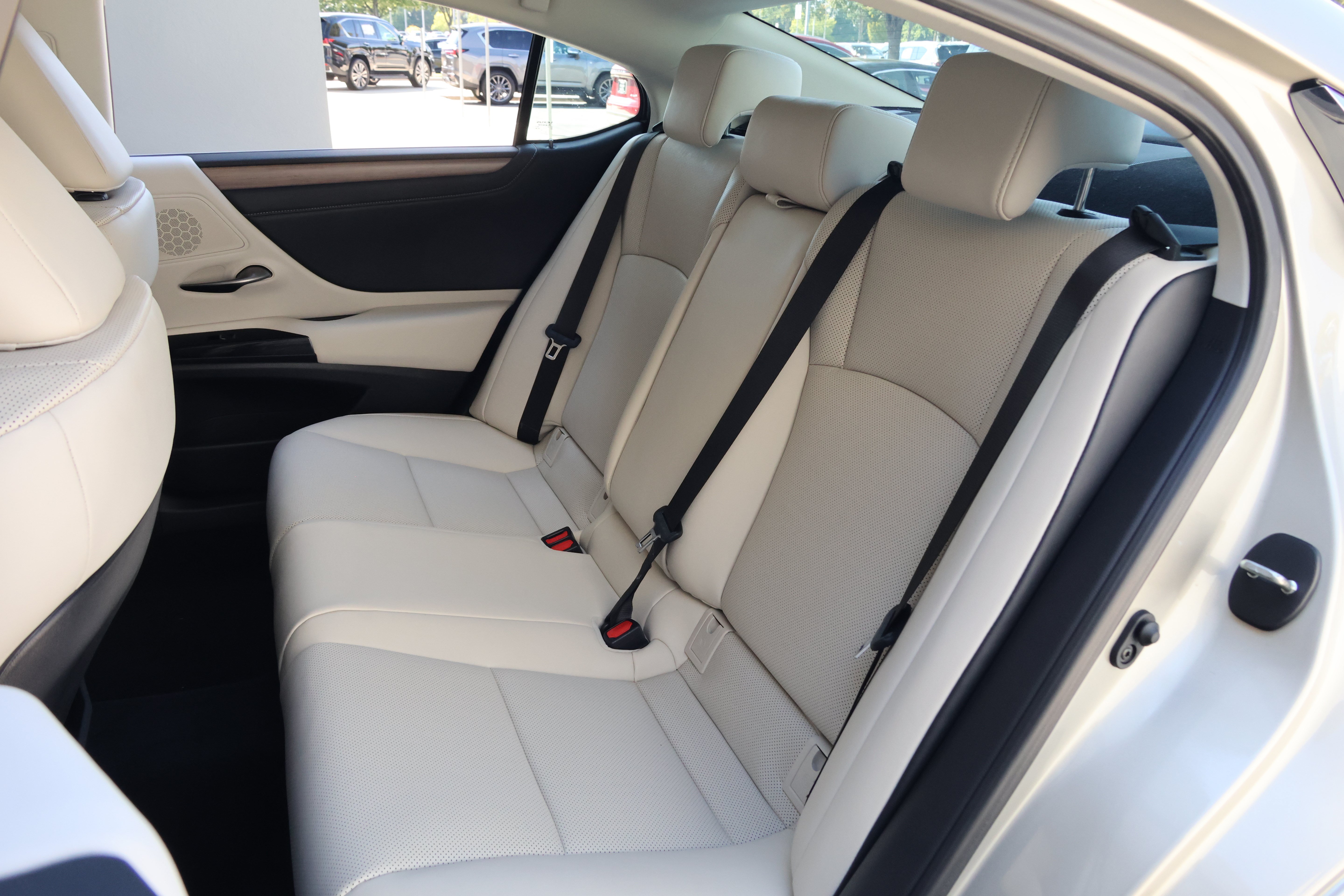 Certified 2024 Lexus ES 350 w/ Premium Package FWD image 34