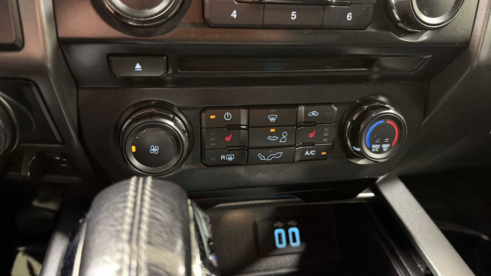 Used 2016 Ford F150 XLT w/ Equipment Group 302A Luxury AWD/4WD image 20