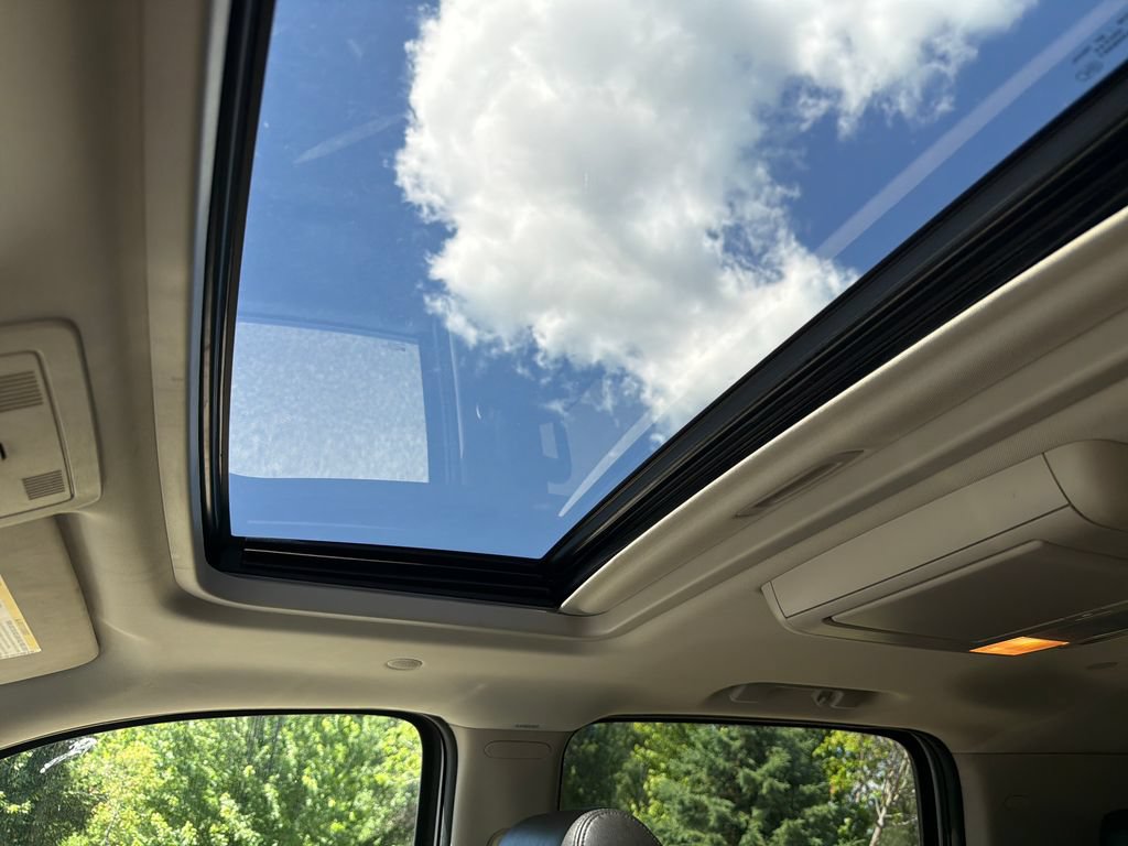 Used 2012 GMC Yukon XL Denali AWD/4WD image 25