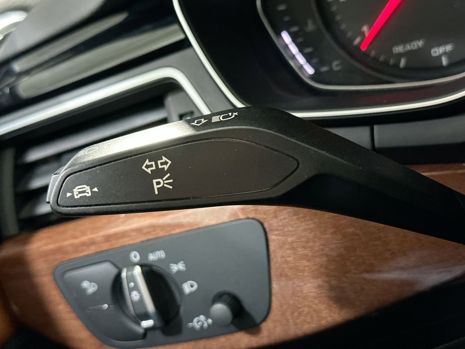 Used 2022 Audi A4 2.0T Premium w/ Convenience Package image 30